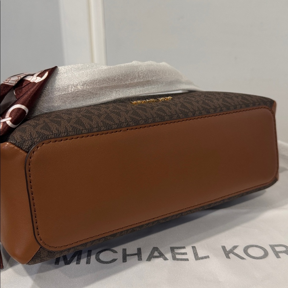Michael Kors Bag Jet Set Signature Brown Leather Satchel Crossbody - Picture 8 of 16